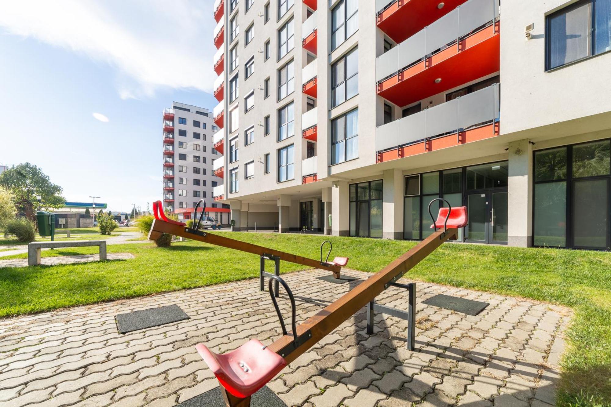 Ari Cherry Apartament With Balcony Arad Exterior foto